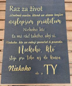 Drevená tabuľka: najlepší priateľ je krásnym spôsobom, ako vyjadriť vďaku a radosť zo skutočného priateľstva. Prírodný dizajn, kvalitné spracovanie a láskyplný odkaz z nej robia dokonalú dekoráciu do každej domácnosti.