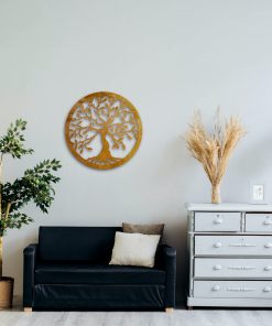 Strom života v odtieni orech svetlý visiaci na stene.