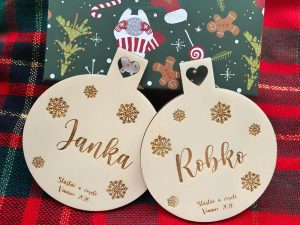 Set 4ks vianočných ozdôb: Šťastné a Veselé Vianoce 2020