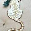Dodajte svojmu domovu jedinečný nádych elegancie a sily s drevenou dekoráciou Tiger: drevená dekorácia na stenu.