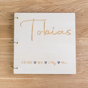 Drevený fotoalbum: spomienka na narodenie bábätka