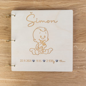 Drevený fotoalbum Chlapec: spomienka na narodenie bábätka