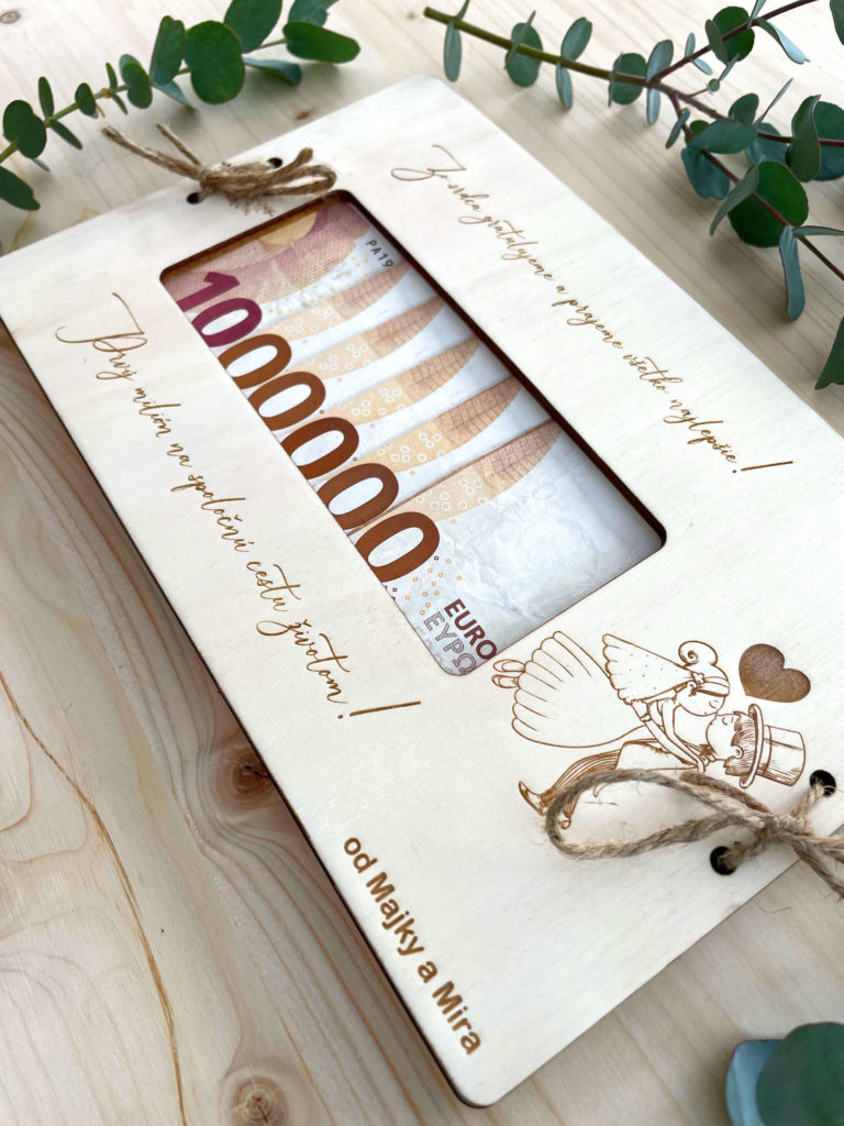 Drevená obálka na svadbu