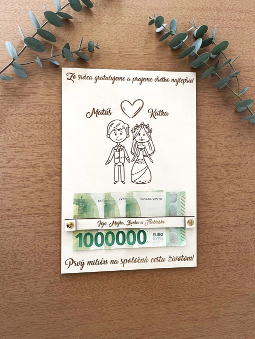 Svadobný dar v drevenej obálke pre mladomanželov. Darujte finančný dar štýlovo, určite ich poteší ich prvý milión.