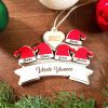 Vianočné čapice s piatimi menami z dreva prinesú do vášho domova jedinečné kúzlo. Ideálne na ozdobenie stromčeka alebo ako originálny darček