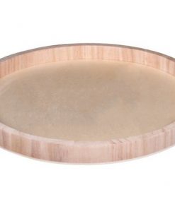 Okrúhly drevený rám v sebe spája estetiku, funkčnosť a jednoduchosť. Každý jeho detail odráža úctu k prírode a remeselnej práci.