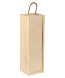 Naše drevené boxy na víno prinášajú spojenie estetiky, funkčnosti a tradície. Vďaka nim odovzdáte dar, ktorý má nielen hodnotu vo vnútri, ale aj krásny obal, ktorý zostane ako spomienka na výnimočný moment.