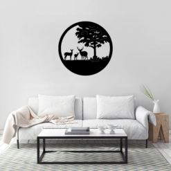 Obraz jeleňa a jeleníc neprináša iba vizuálny zážitok, ale aj pocit pokoja, elegancie a spojenia s prírodou. Keď si ho zavesíš na stenu, dodáš svojmu priestoru harmóniu, majestátnu atmosféru a nadčasový nádych, ktorý nikdy nestratí svoj pôvab.