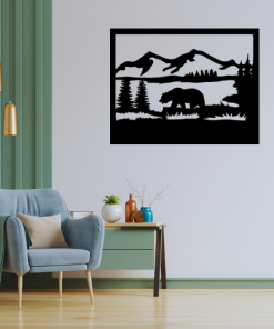 Obraz medveďa v divočine neprináša iba vizuálny pôžitok, ale aj jedinečnú energiu prírody. Keď si ho zavesíš na stenu, dodáš svojmu priestoru prirodzený nádych, silu a atmosféru, ktorá nikdy nestratí svoju eleganciu.