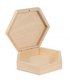 Tento box prináša viac než len úložný priestor – ponúka ti zážitok z tvorby a možnosť premeniť jednoduchý predmet na výnimočný kúsok, ktorý ti bude slúžiť a zároveň zdobiť tvoj priestor.