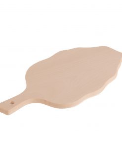 Táto drevená doska neprináša iba praktické riešenie do tvojej kuchyne, ale zároveň aj kúsok prírody, ktorý ti spríjemní každodenné chvíle. Keď ju vezmeš do rúk, pocítiš spojenie s prírodou a keď ju použiješ na servírovanie, tvoj stôl okamžite získa výnimočný šmrnc.