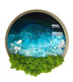 Táto dekorácia prináša nielen krásu a eleganciu, ale aj pocit spojenia s prírodou, ktorý ostáva živý a inšpirujúci každý deň.