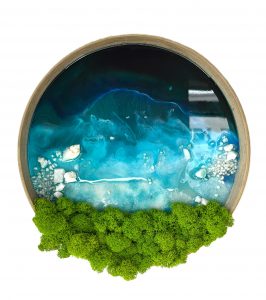 Táto dekorácia prináša nielen krásu a eleganciu, ale aj pocit spojenia s prírodou, ktorý ostáva živý a inšpirujúci každý deň.