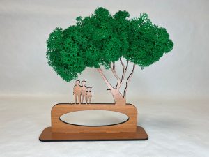 Táto dekorácia nepredstavuje len doplnok do domácnosti, ale umelecké dielo, ktoré spája prírodu, symboliku a moderný dizajn. Keď si ho postavíte na stôl, získate každý deň pohľad na kúsok prírody, ktorý nikdy nestratí svoju krásu.