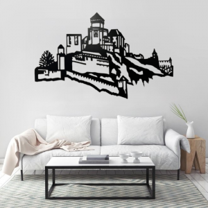 Drevený obraz ikonického Trenčianskeho hradu – jedinečná dekorácia s láskou k slovenským pamiatkam. Skvelý darček aj štýlový doplnok do interiéru.