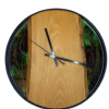 Naše nástenné hodiny nie sú len obyčajným ukazovateľom času. Predstavujú spojenie prírody, remesla a moderného dizajnu, ktoré spríjemní každý priestor a zároveň poslúži ako originálny a štýlový doplnok do vášho domova alebo kancelárie.